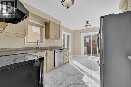 48 Zachary Drive, Brampton, ON - Indoor Photo Showing Kitchen