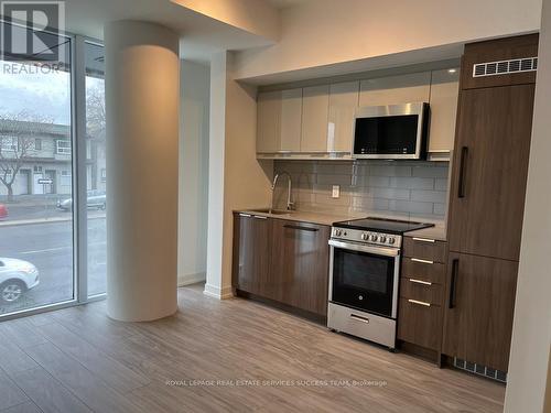 2211 Kingston Road, Toronto (Birchcliffe-Cliffside), ON - Indoor Photo Showing Kitchen