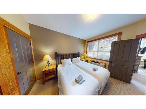 631C - 4559 Timberline Crescent, Fernie, BC - Indoor Photo Showing Bedroom