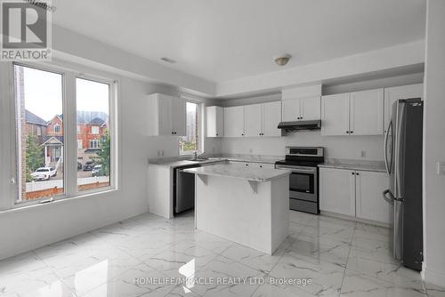 35 Harpreet Circle, Toronto (West Humber-Clairville), ON - Indoor Photo Showing Kitchen