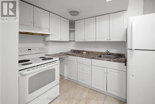 35 Harpreet Circle, Toronto (West Humber-Clairville), ON - Indoor Photo Showing Kitchen