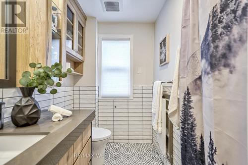 58 Myrtle Avenue, Toronto (South Riverdale), ON - Indoor Photo Showing Bathroom