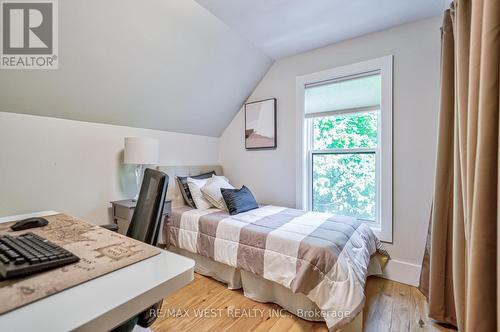 58 Myrtle Avenue, Toronto (South Riverdale), ON - Indoor Photo Showing Bedroom