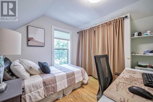 58 Myrtle Avenue, Toronto (South Riverdale), ON - Indoor Photo Showing Bedroom