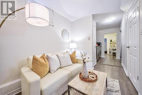 58 Myrtle Avenue, Toronto (South Riverdale), ON - Indoor Photo Showing Living Room