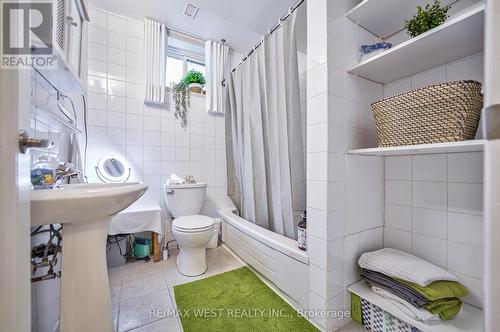 58 Myrtle Avenue, Toronto (South Riverdale), ON - Indoor Photo Showing Bathroom