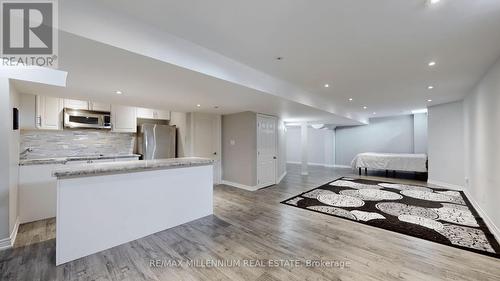 239 Vellore Woods Boulevard, Vaughan (Vellore Village), ON - Indoor Photo Showing Kitchen