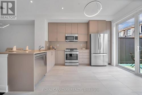 29 - 20 Lunar Crescent, Mississauga (Streetsville), ON - Indoor Photo Showing Kitchen