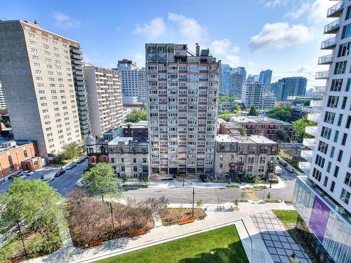 View - 1113-2300 Rue Tupper, Montréal (Ville-Marie), QC - Outdoor With Facade