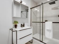 Ensuite bathroom - 