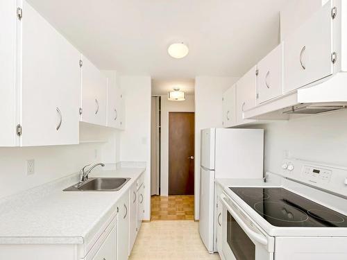 606-647 Michigan St, Victoria, BC - Indoor Photo Showing Kitchen