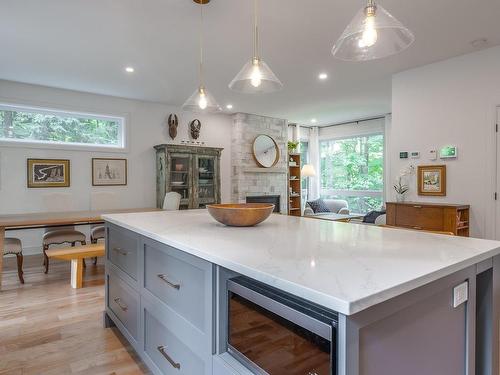 Cuisine - 95 Ch. Des Renards, Rigaud, QC - Indoor Photo Showing Kitchen