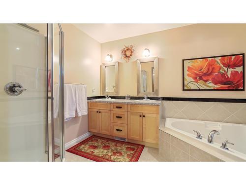 7340 Yoho Drive, Radium Hot Springs, BC - Indoor Photo Showing Bathroom