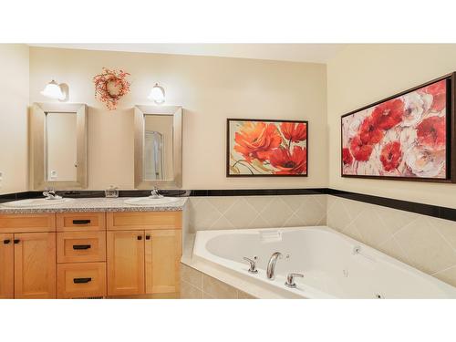 7340 Yoho Drive, Radium Hot Springs, BC - Indoor Photo Showing Bathroom