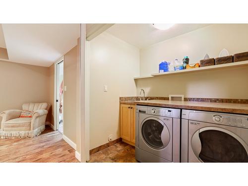 7340 Yoho Drive, Radium Hot Springs, BC - Indoor Photo Showing Laundry Room