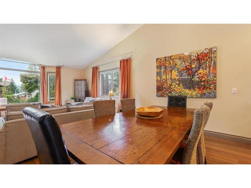 7340 Yoho Drive, Radium Hot Springs, BC - Indoor Photo Showing Dining Room