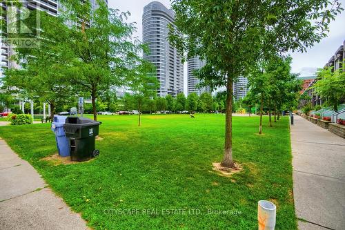 406 - 255 Village Green Square, Toronto (Agincourt South-Malvern West), ON - Outdoor