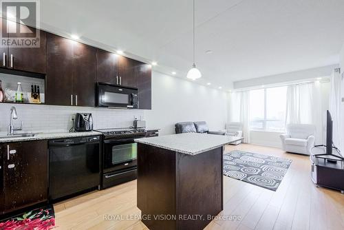 1906 - 181 Wynford Drive, Toronto (Banbury-Don Mills), ON - Indoor Photo Showing Kitchen With Upgraded Kitchen