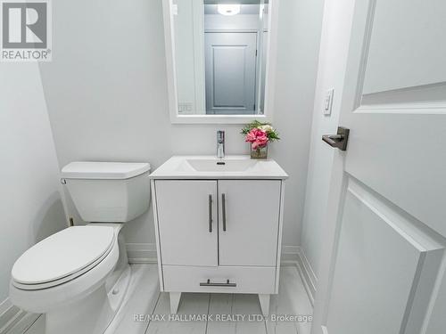 4023 Sixth Line, Oakville, ON - Indoor Photo Showing Bathroom