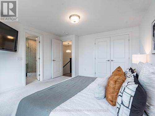 4023 Sixth Line, Oakville, ON - Indoor Photo Showing Bedroom