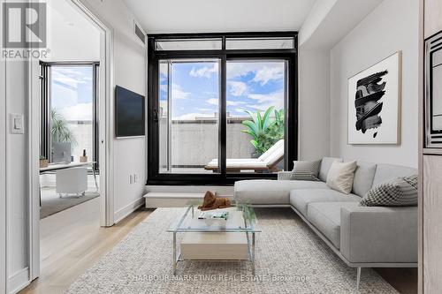 804 - 86 Dundas Street E, Mississauga (Cooksville), ON - Indoor Photo Showing Living Room