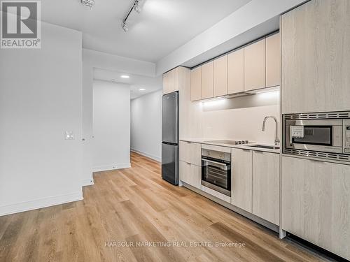 426 - 86 Dundas Street, Mississauga (Cooksville), ON - Indoor Photo Showing Kitchen