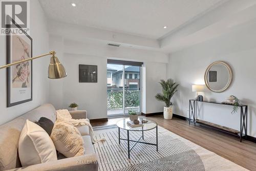 212 - 16 Markle Crescent, Hamilton (Ancaster), ON - Indoor Photo Showing Living Room