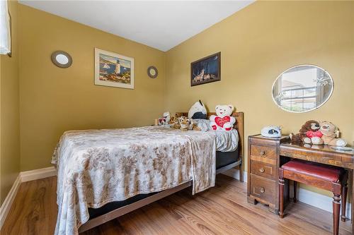 625 Tate Avenue, Hamilton, ON - Indoor Photo Showing Bedroom