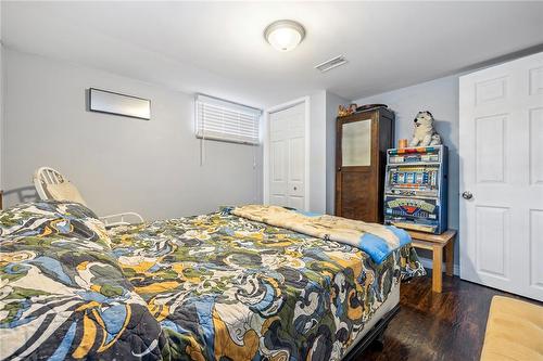 625 Tate Avenue, Hamilton, ON - Indoor Photo Showing Bedroom