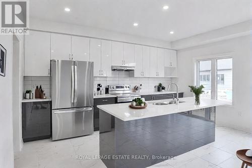 3176 Searidge Street, Severn (West Shore), ON - Indoor Photo Showing Kitchen With Upgraded Kitchen