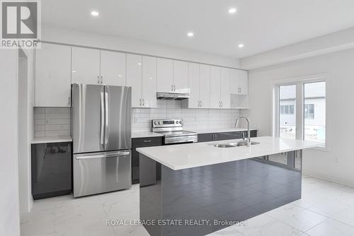 3176 Searidge Street, Severn (West Shore), ON - Indoor Photo Showing Kitchen With Upgraded Kitchen