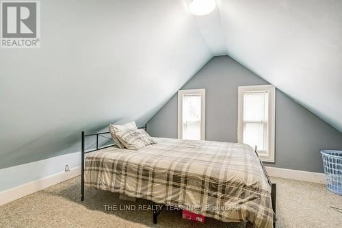 81 Wellington Street E, Aurora (Aurora Village), ON - Indoor Photo Showing Bedroom