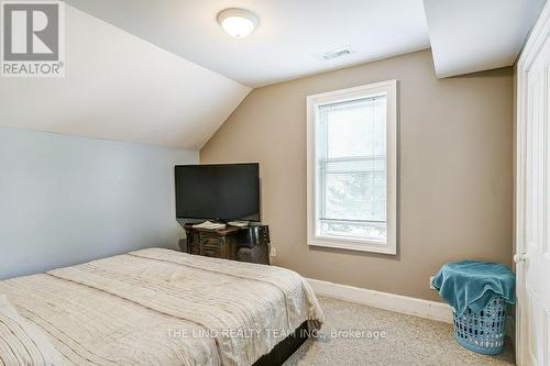 81 Wellington Street E, Aurora, ON - Indoor Photo Showing Bedroom