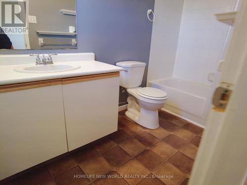 28 Lougheed Road, Barrie, ON - Indoor Photo Showing Bathroom