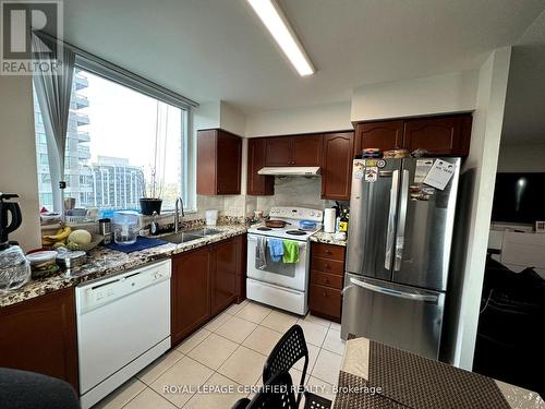 1602 - 18 Spring Garden Avenue, Toronto (Willowdale East), ON - Indoor Photo Showing Kitchen With Double Sink