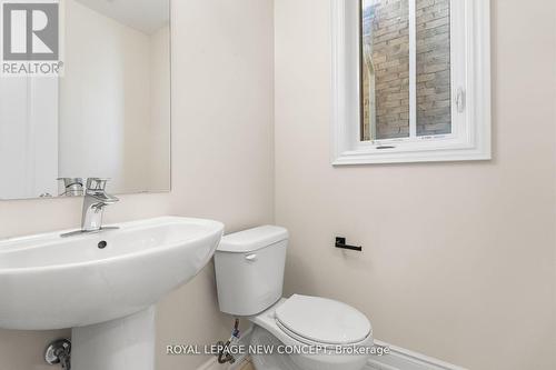 7688 Tupelo Crescent E, Niagara Falls, ON - Indoor Photo Showing Bathroom