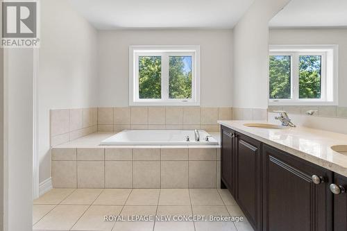 7688 Tupelo Crescent E, Niagara Falls, ON - Indoor Photo Showing Bathroom