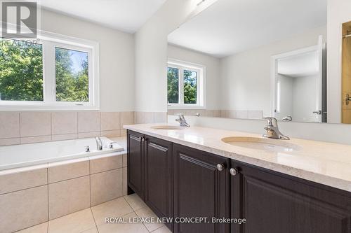 7688 Tupelo Crescent E, Niagara Falls, ON - Indoor Photo Showing Bathroom