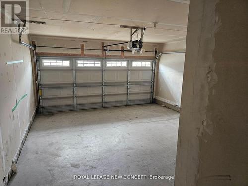 7688 Tupelo Crescent E, Niagara Falls, ON - Indoor Photo Showing Garage