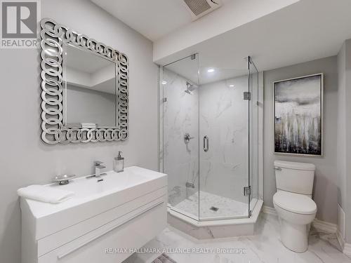 1111 Solomon Court, Milton (Willmott), ON - Indoor Photo Showing Bathroom