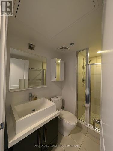 907 - 1080 Bay Street, Toronto, ON - Indoor Photo Showing Bathroom