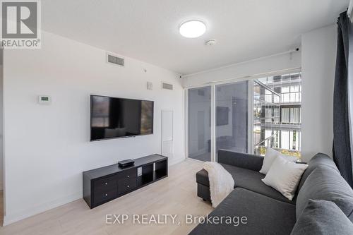 A216 - 1117 Cooke Boulevard, Burlington (Lasalle), ON - Indoor Photo Showing Living Room