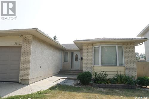 1747 Boyd Street E, Regina, SK - Outdoor