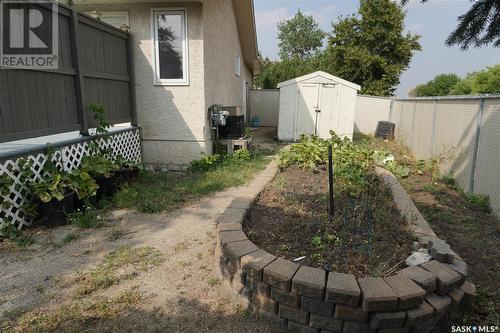 1747 Boyd Street E, Regina, SK - Outdoor