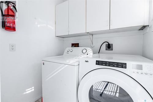 1747 Boyd Street E, Regina, SK - Indoor Photo Showing Laundry Room