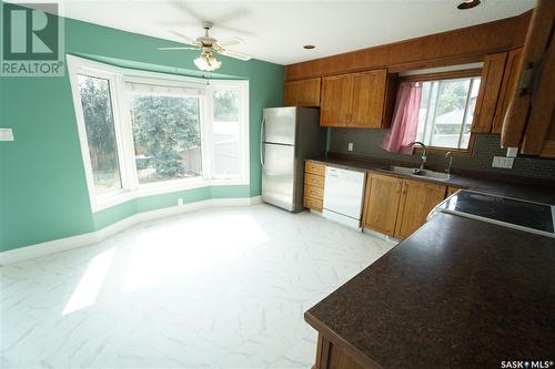 1747 Boyd Street E, Regina, SK - Indoor Photo Showing Kitchen With Double Sink