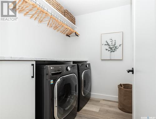 327 Aniskotaw Bend, Saskatoon, SK - Indoor Photo Showing Laundry Room