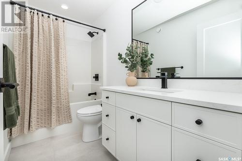 327 Aniskotaw Bend, Saskatoon, SK - Indoor Photo Showing Bathroom