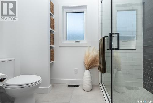 327 Aniskotaw Bend, Saskatoon, SK - Indoor Photo Showing Bathroom