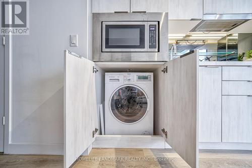 1106 - 215 Queen Street W, Toronto (University), ON - Indoor Photo Showing Laundry Room